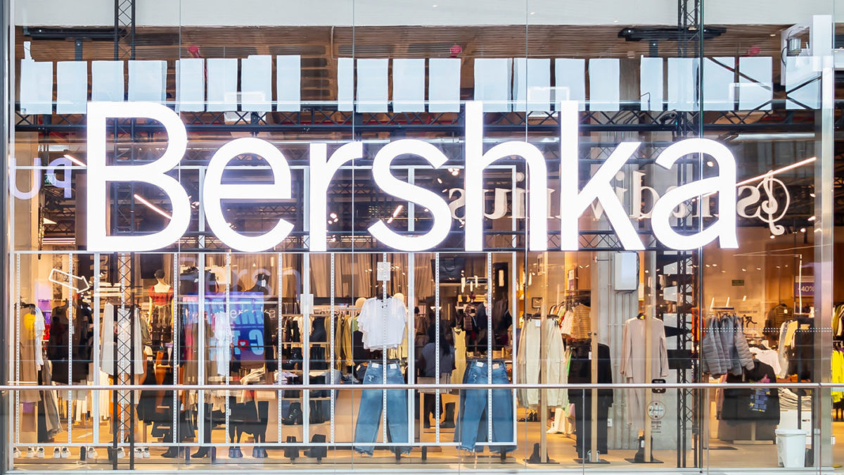 Bershka : Ce jean taille basse est la nouvelle tendance préférée des ...