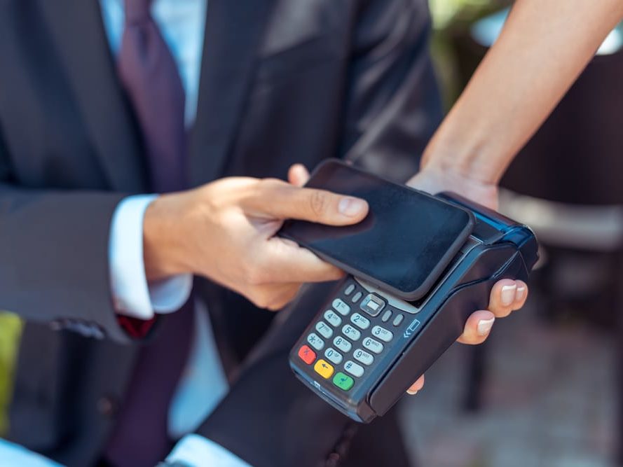Escroquerie au paiement sans contact signalée par L'UFC-Que Choisir