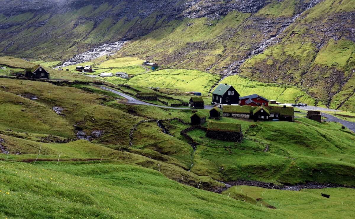 Saksun Kirkja au coucher du soleil